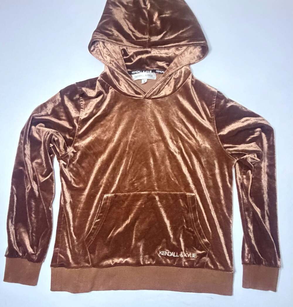 Kendall & Kylie Women's Brown Velvet Logo Pullover Hoodie